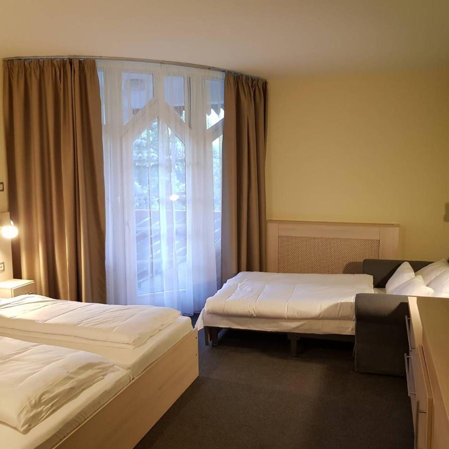 Grantek Ueduelohaz Hotel Balatonlelle Exterior photo